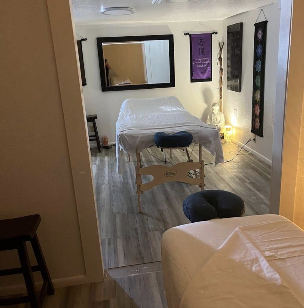 Ariana Massage And Spa professional treatment room